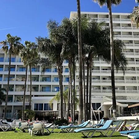 Parasol By Dorobe Hotel