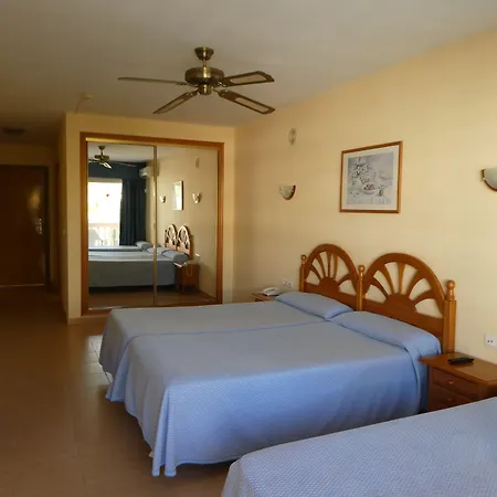 Готель Parasol By Dorobe Торремолінос