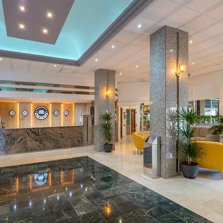 Готель Parasol By Dorobe Торремолінос