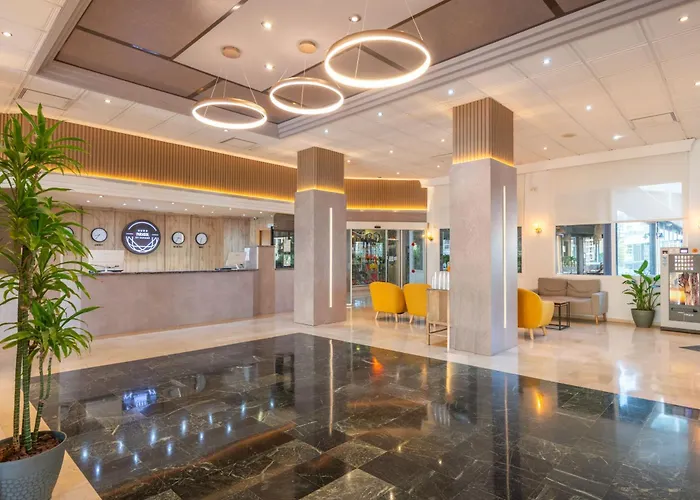 Parasol By Dorobe Hotel