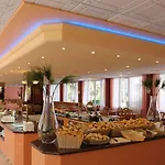 Parasol By Dorobe Hotel