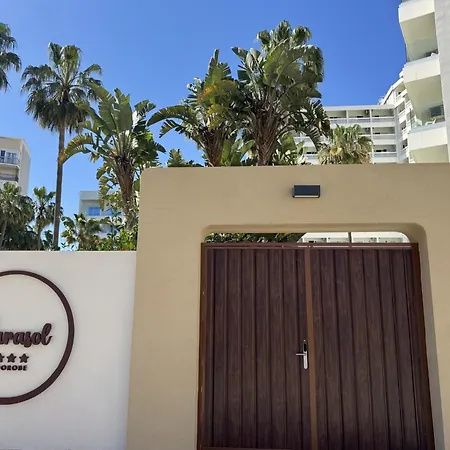 Hotel Parasol By Dorobe